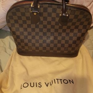 SOLD!!! Authentic Louis Vuitton Damier Satchel